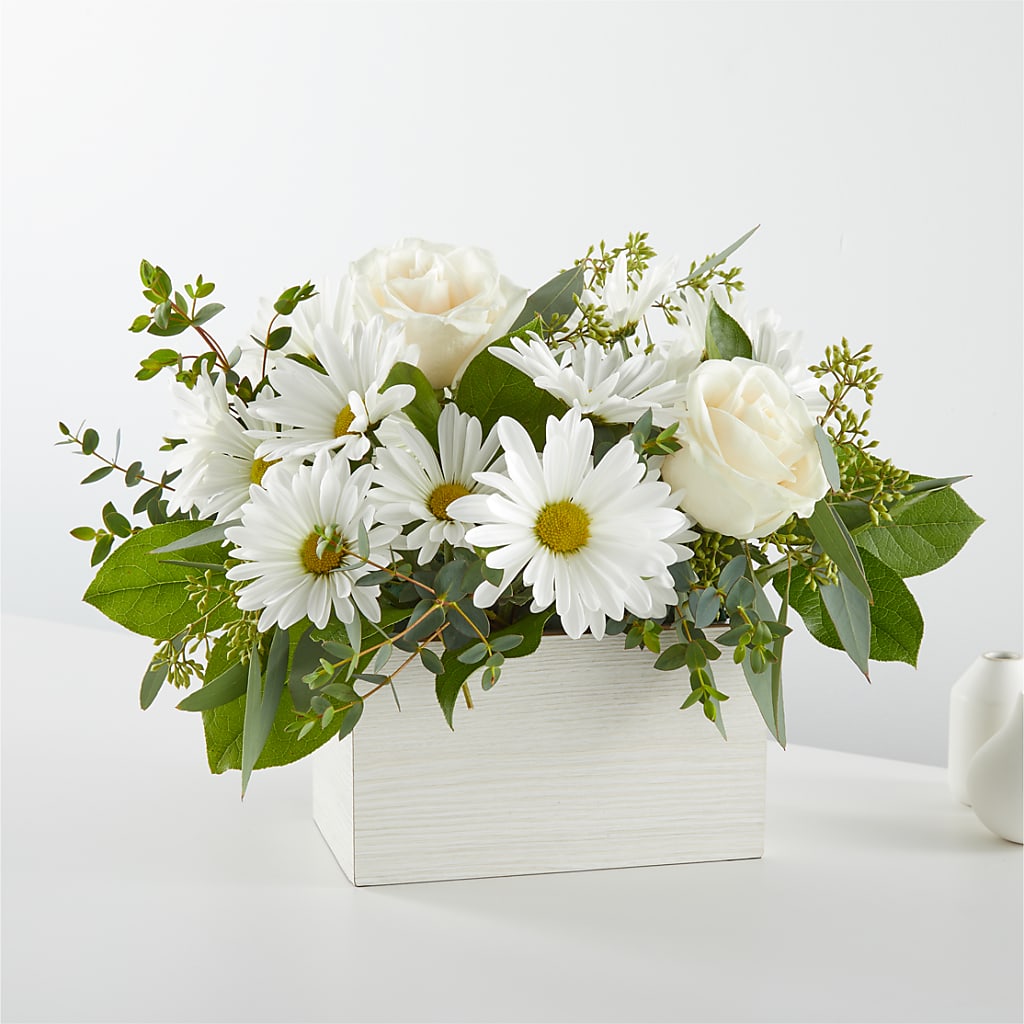 Fresh Linen Box Bouquet – MELODY'S FLOWERS, Burlington WA