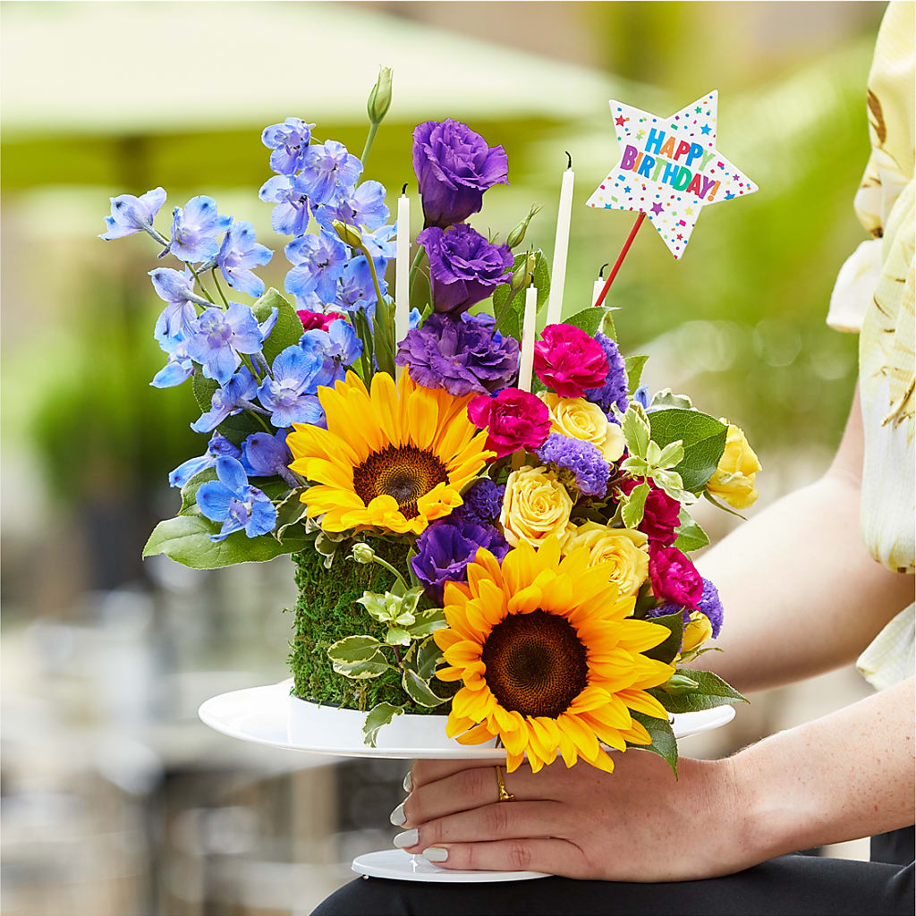 Star of the Day Floral Cake – MELODY'S FLOWERS, Burlington WA