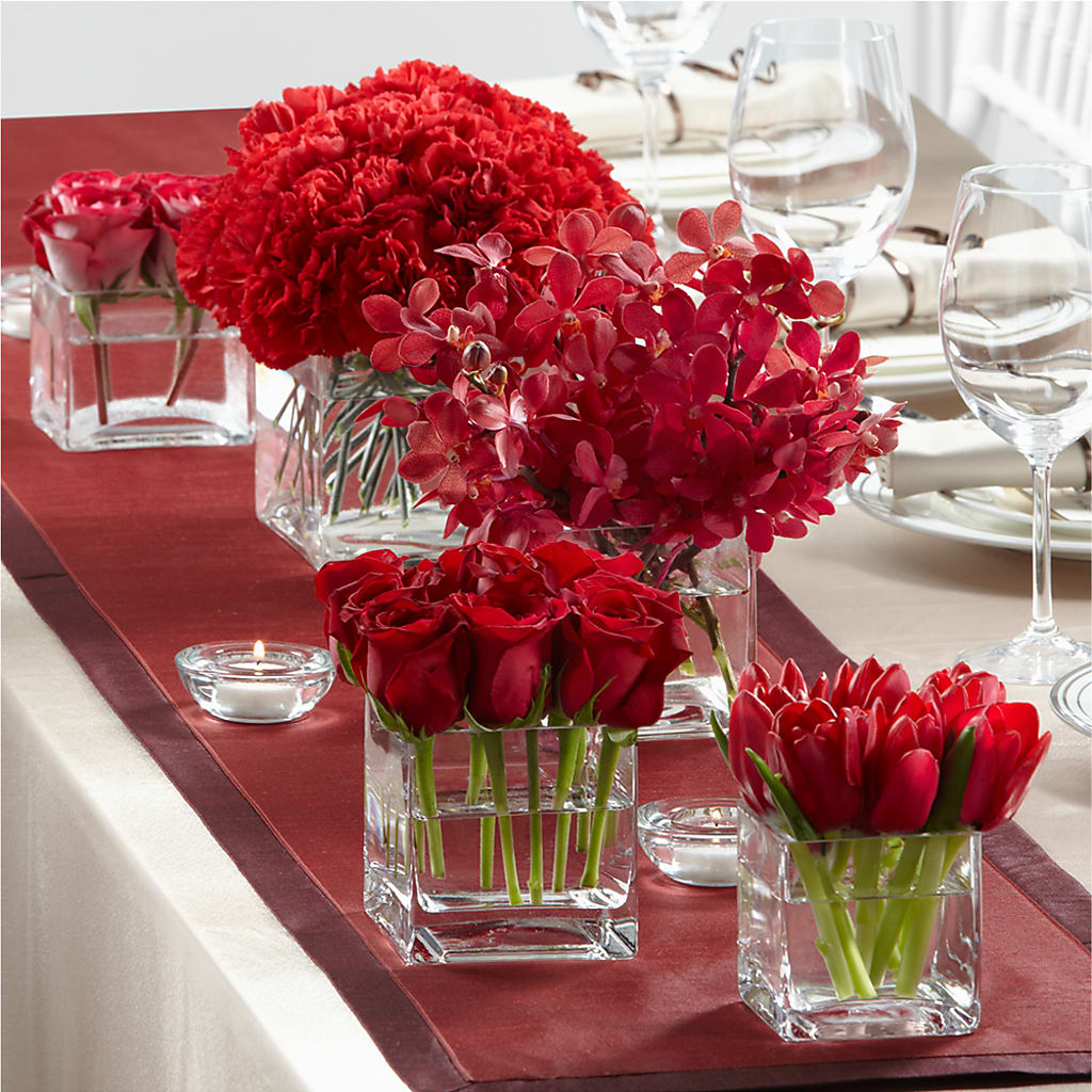 Modern Grace Centerpiece – MELODY'S FLOWERS, Burlington WA