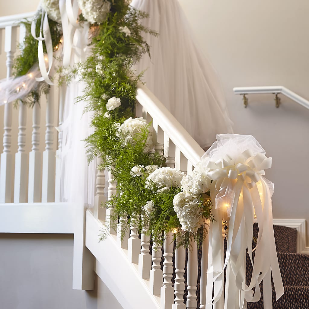 Champagne Dreams Garland – MELODY'S FLOWERS, Burlington WA