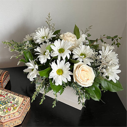 Fresh Linen Box Bouquet – MELODY'S FLOWERS, Burlington WA