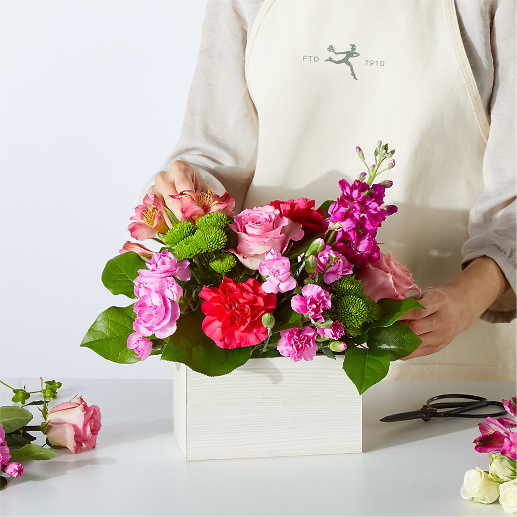 Sweetberry Box – A Florist Original – MELODY'S FLOWERS, Burlington WA