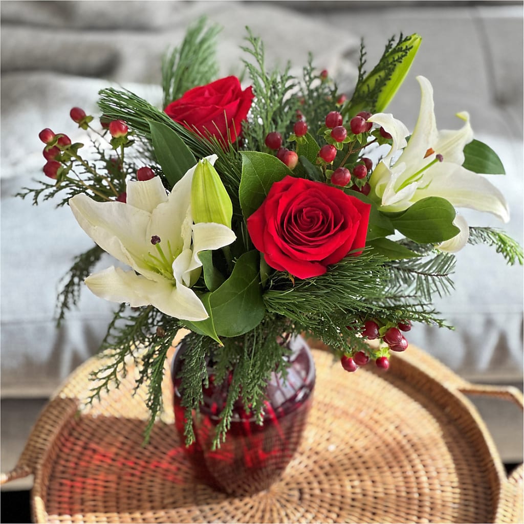 Evergreen Delight Bouquet – MELODY'S FLOWERS, Burlington WA