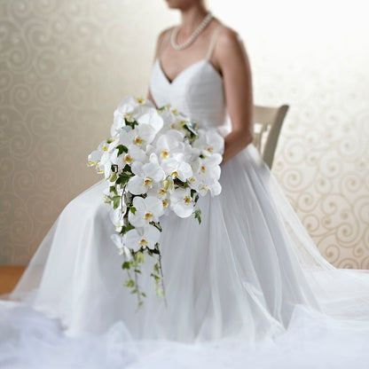 Classic White Bouquet – MELODY'S FLOWERS, Burlington WA